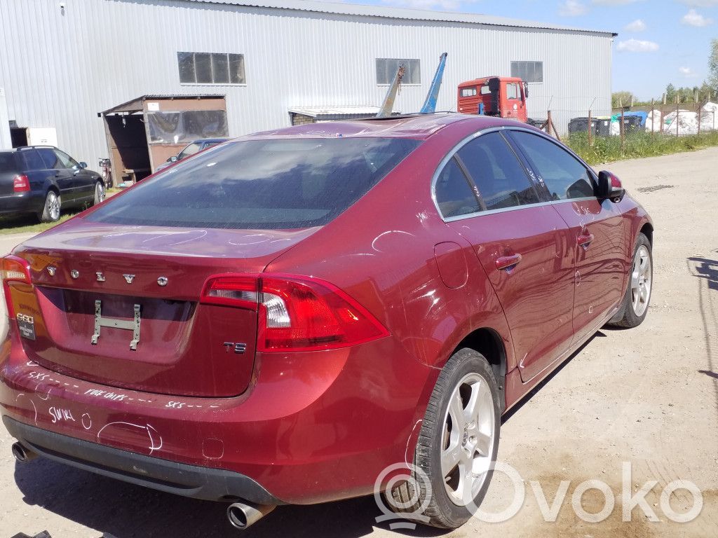 S60 S60  7CP118C847EA