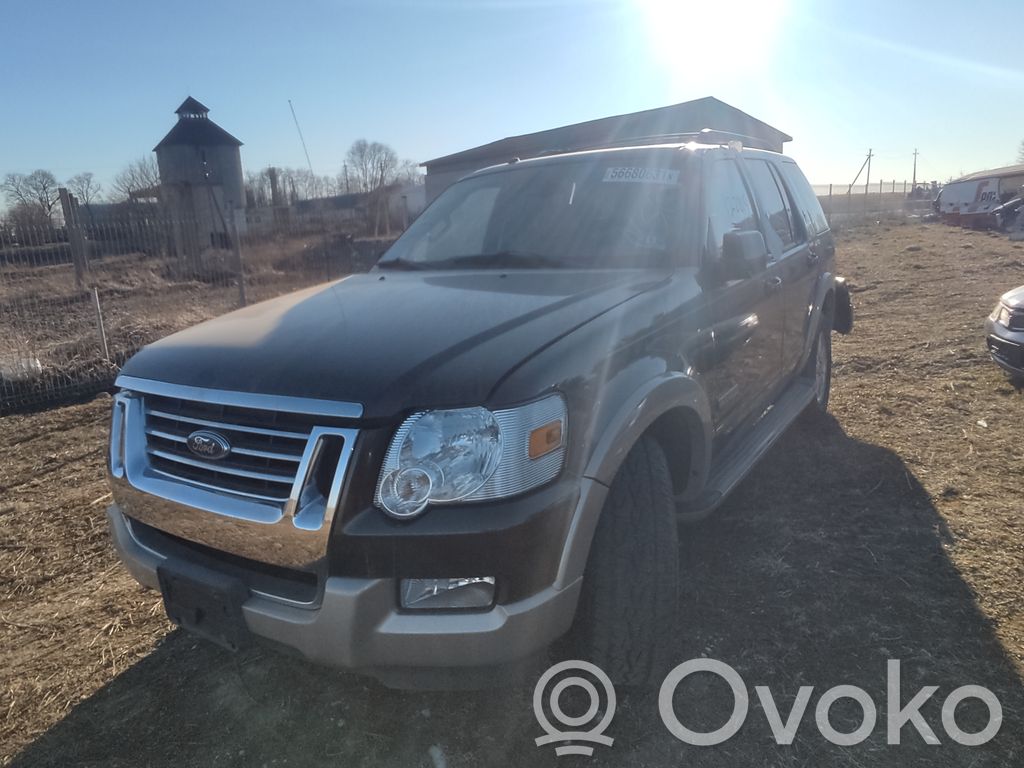 Explorer Explorer  5F933F880A
