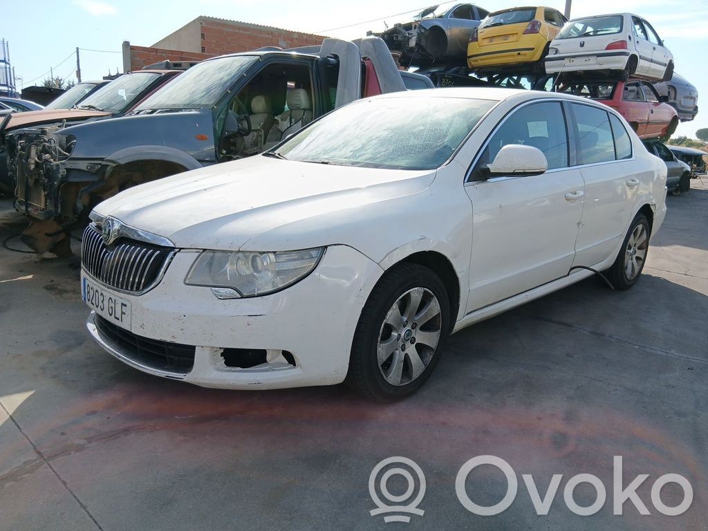 Superb B6 (3T) Superb  3T0941431B