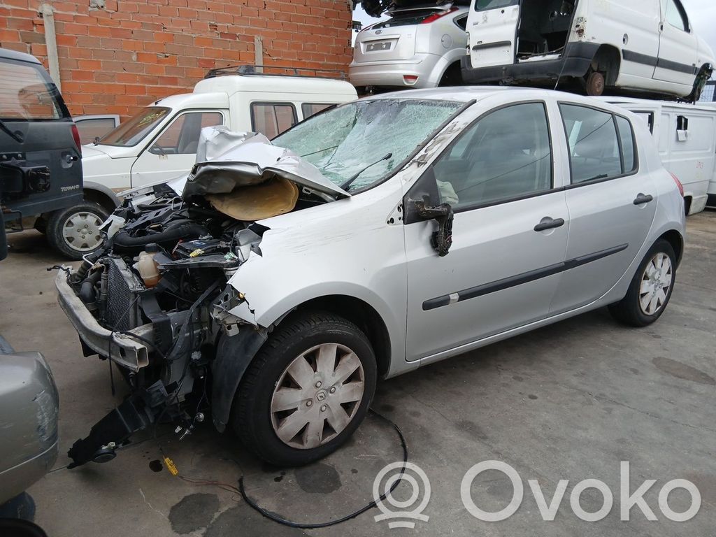 Clio III Clio  8200836385