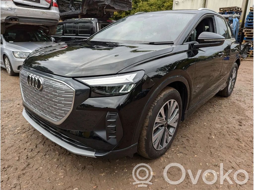 Q4 Sportback e-tron Q4 e-tron