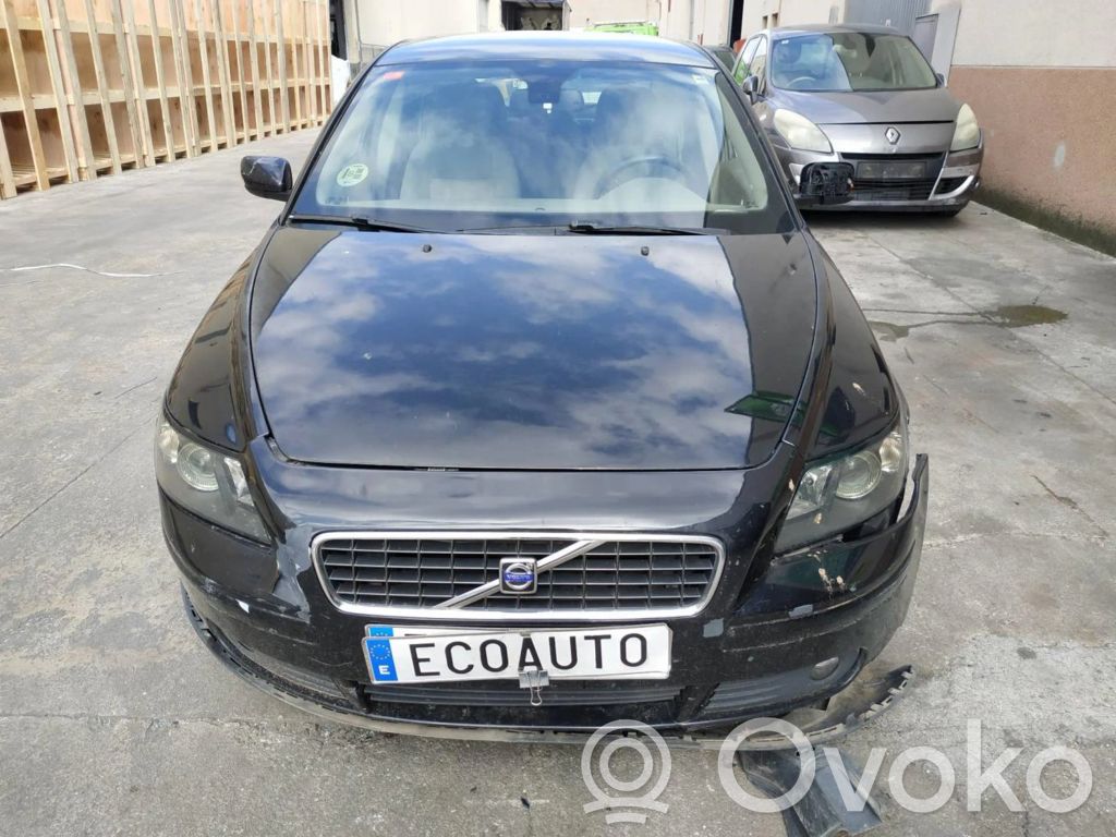 S40 S40, V40