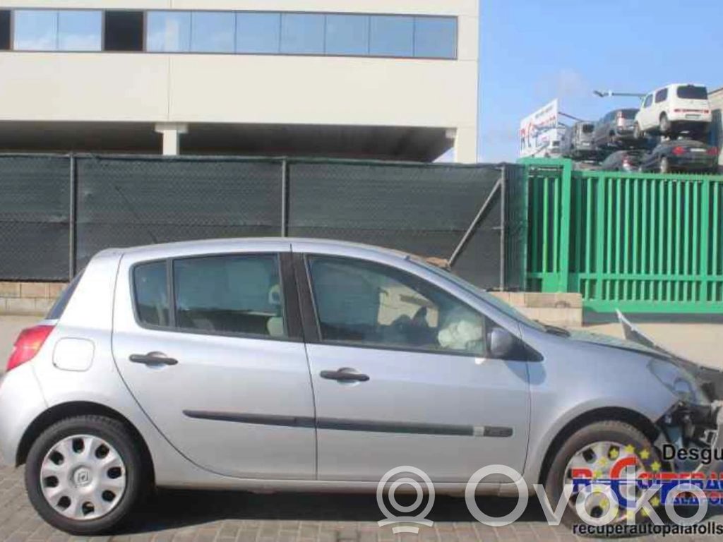 Clio III Clio  8200263039