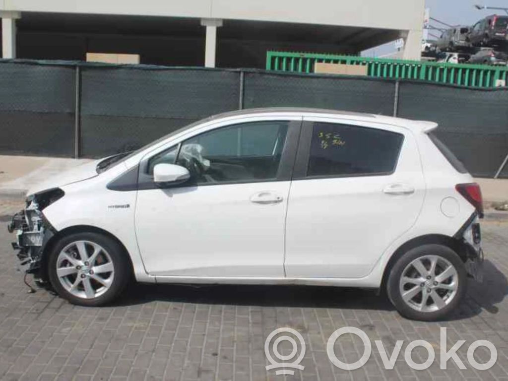 Yaris Yaris  896500D352