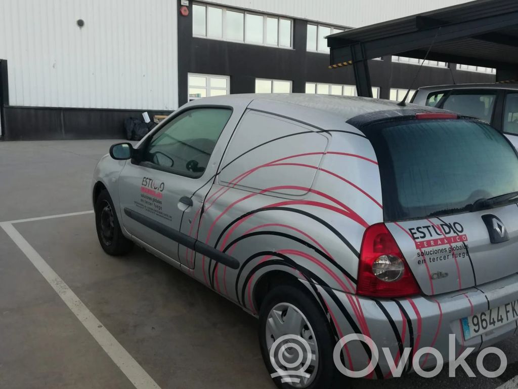 Clio III Clio  8200315744