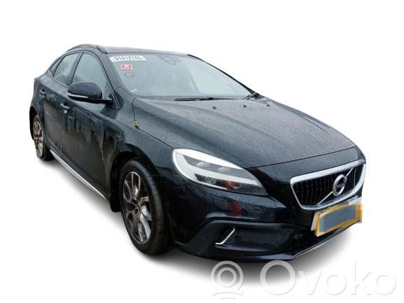 V40 Cross country V40 Cross Country  31422419