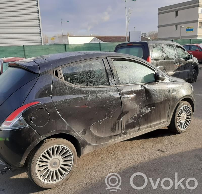Ypsilon Ypsilon  52003529