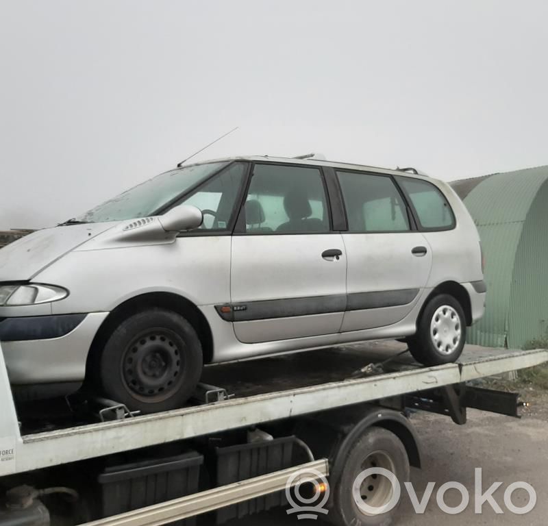 Espace III Espace  6025313598