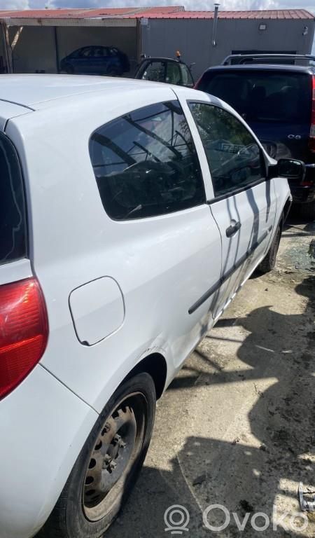 Clio III Clio  8200296415