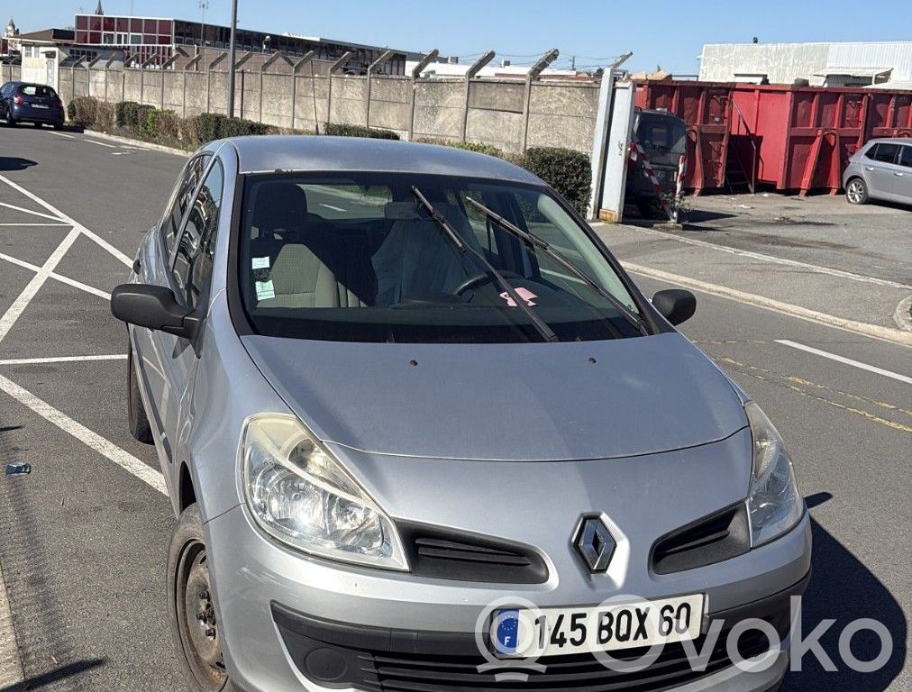 Clio III Clio  8200683950