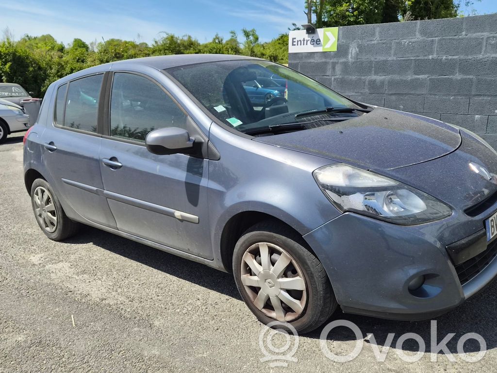 Clio III Clio  8201161314