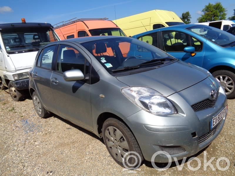 Yaris Yaris  270600N04084