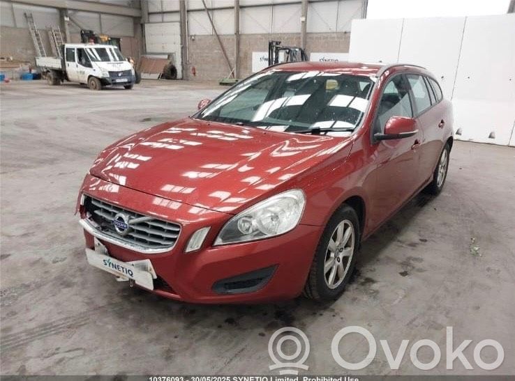 V60 V60, V60 Cross Country  30735828