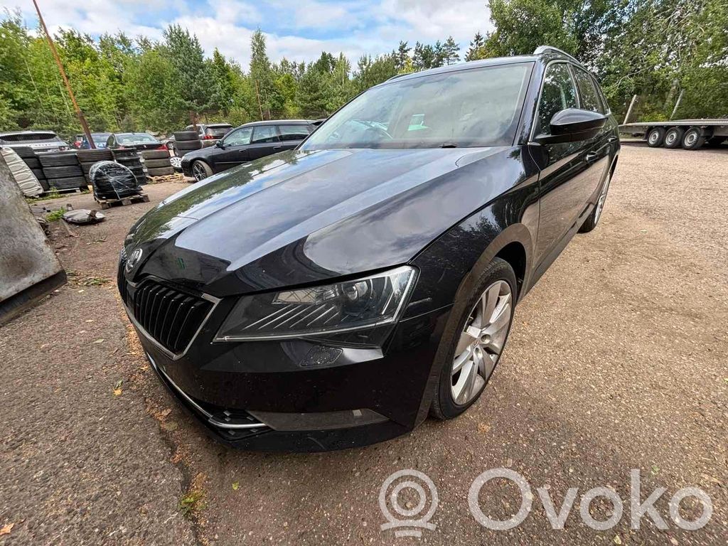 Superb B8 (3V) Superb  04L907805E