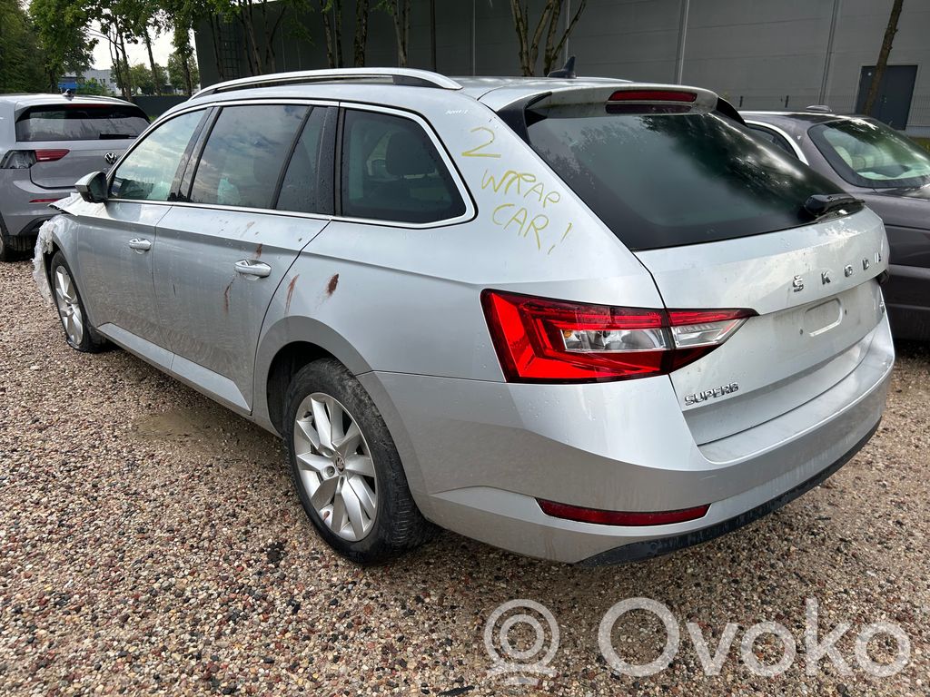Superb B8 (3V) Superb  5Q0955448AM
