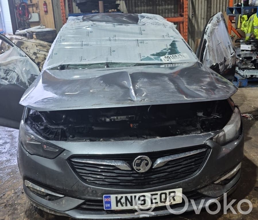 Insignia B Insignia  13240967