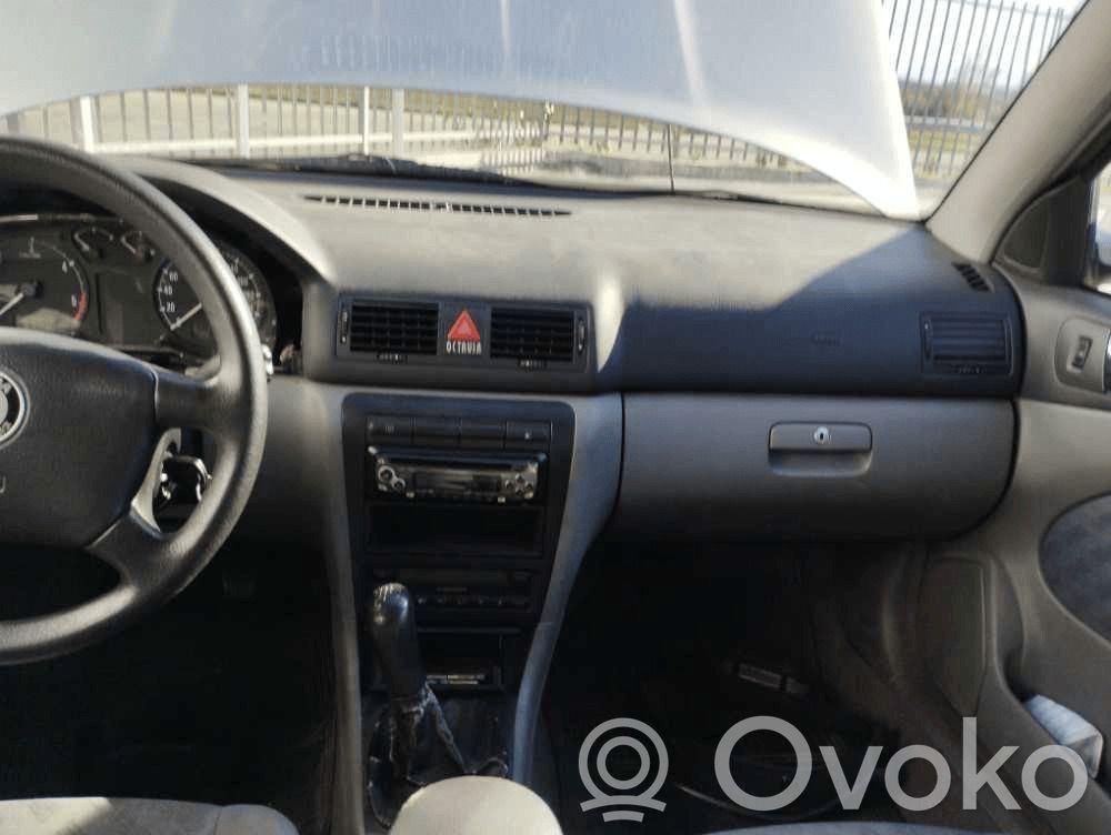 Octavia Mk1 (1U) Octavia  1U9945096