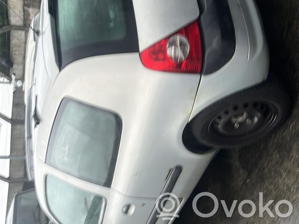 Clio II Clio  8200584685