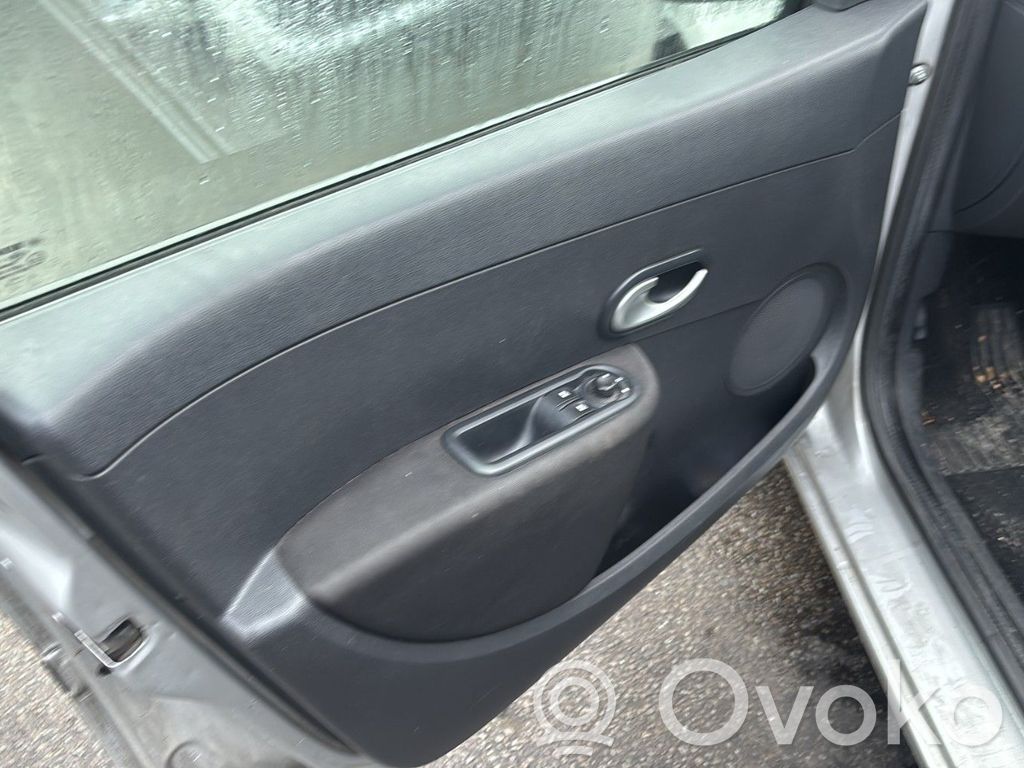 Clio III Clio  8200427644