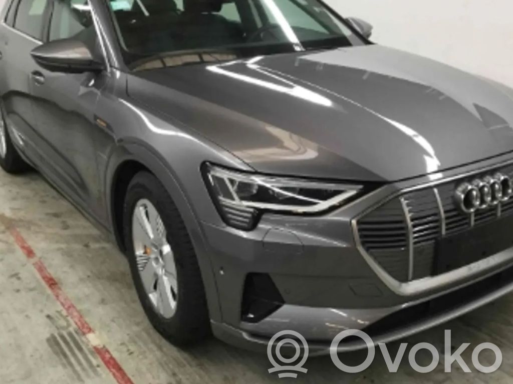 e-tron e-tron  4KE501204C