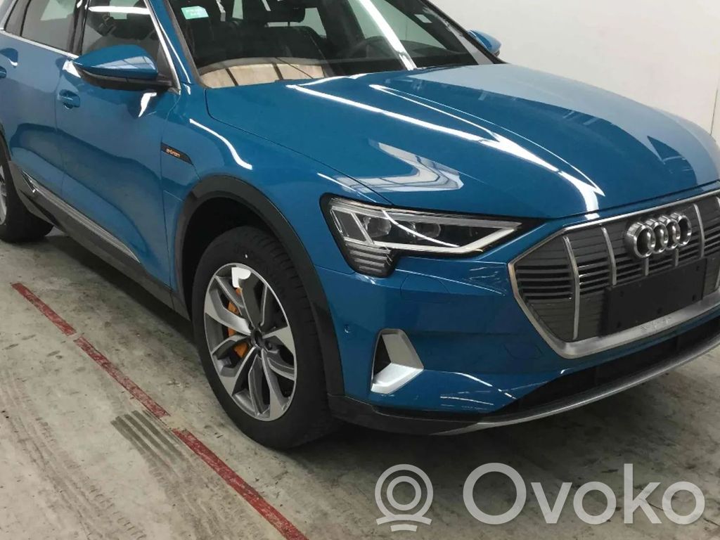 e-tron e-tron  4KE399313B