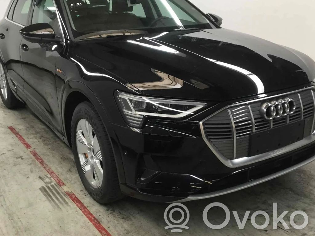 e-tron e-tron  4KE501204C