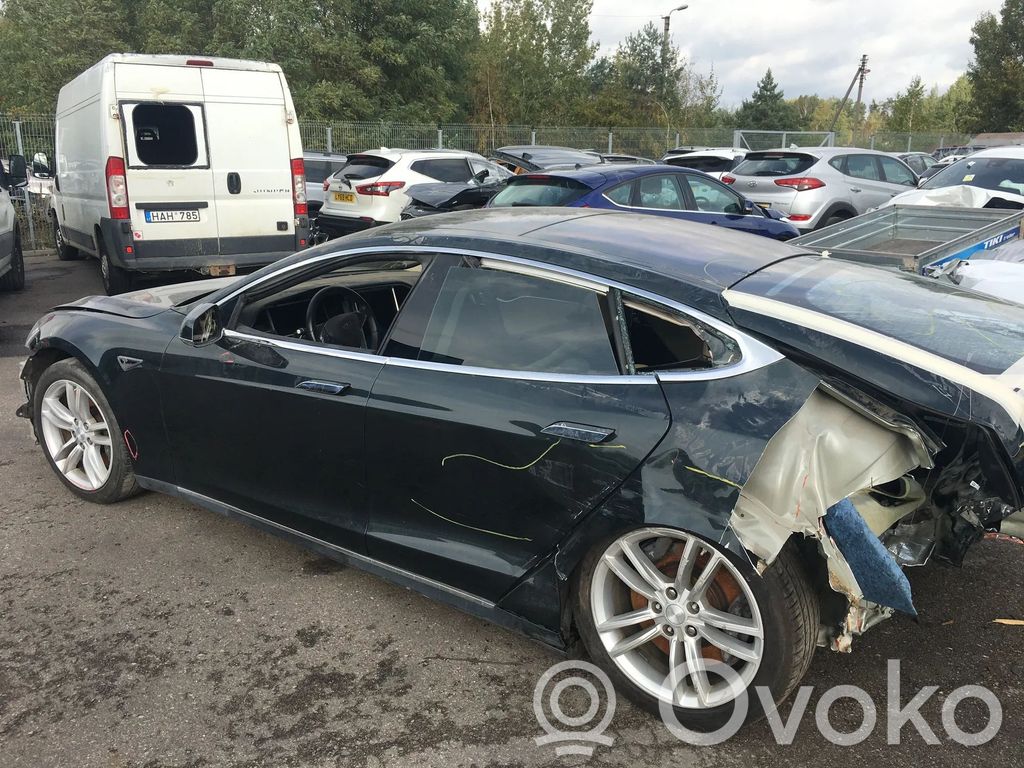 Model S Tesla Model S  6PW011357