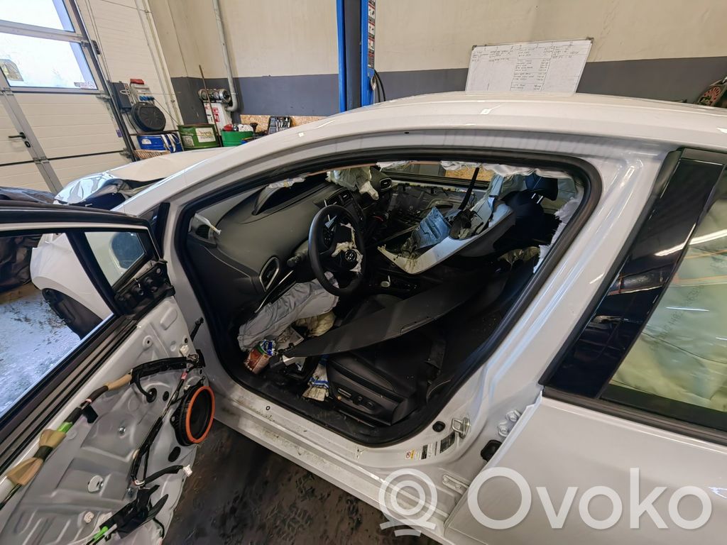 Prius (XW50) Prius  M69444