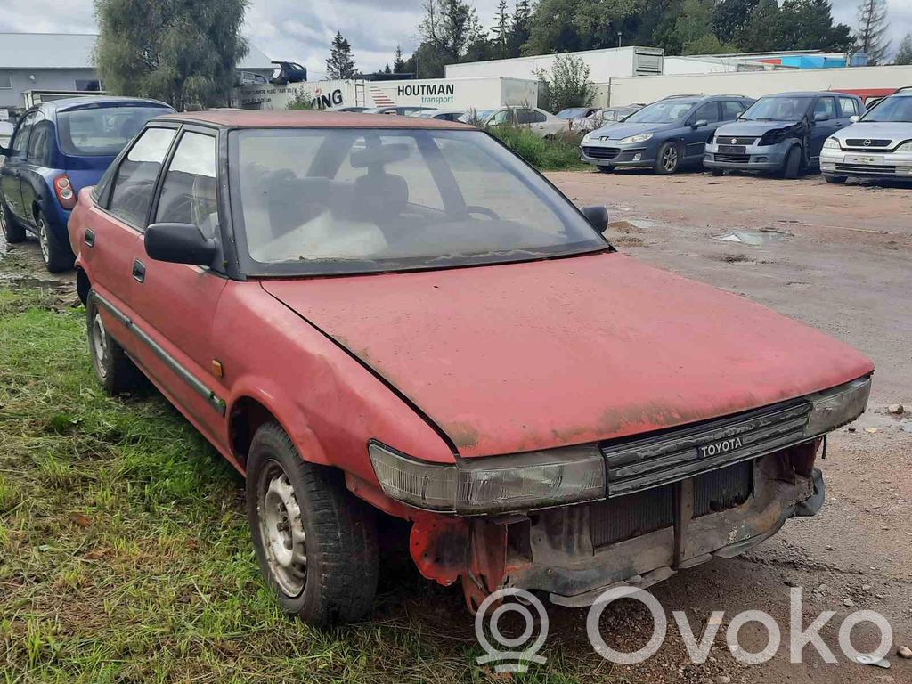 Corolla E90 Corolla  RAUDONOS