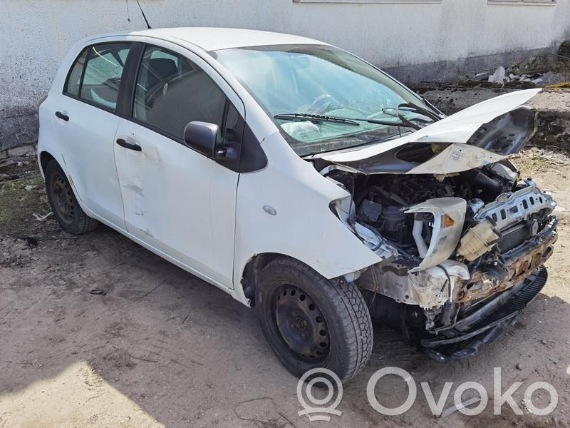 Yaris Yaris  BALTAS