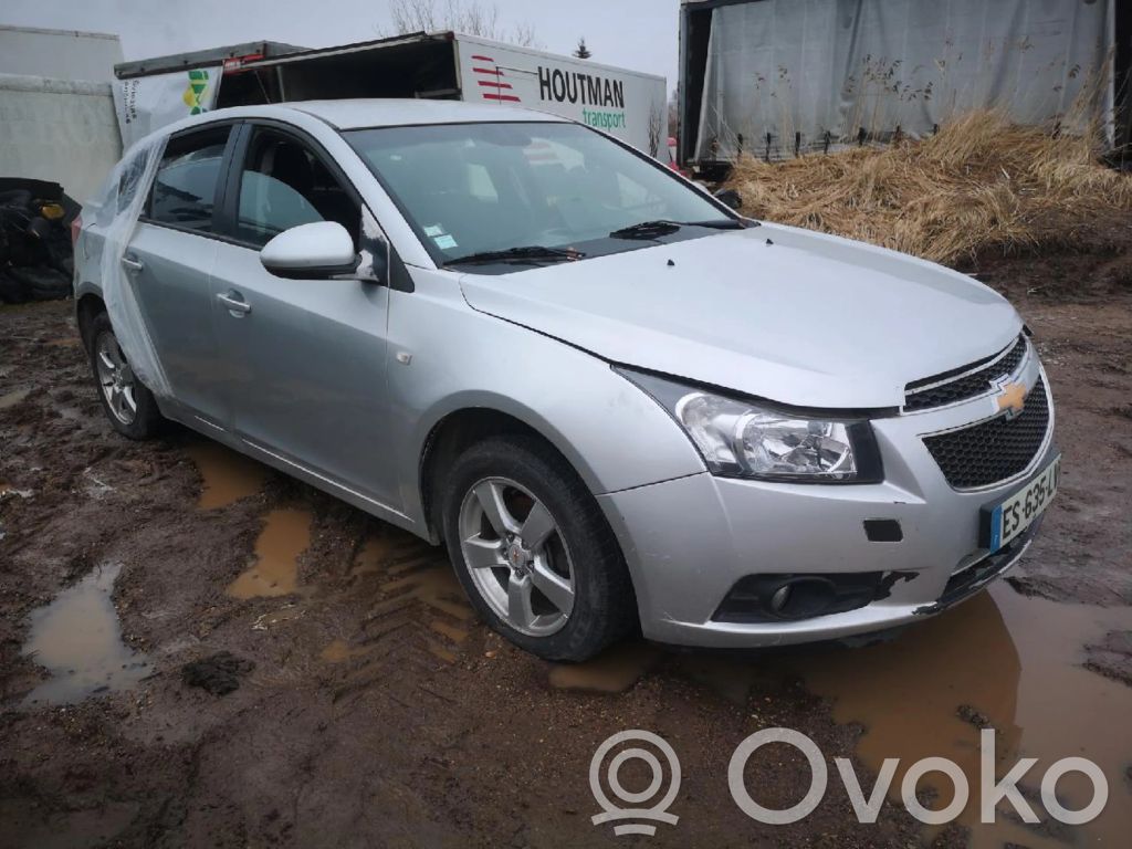 Cruze Cruze  V06180