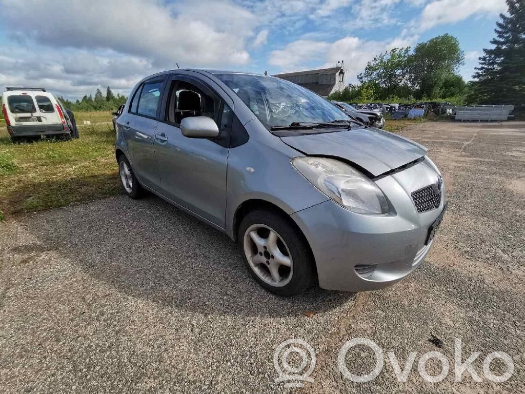 Yaris Yaris  0261208936