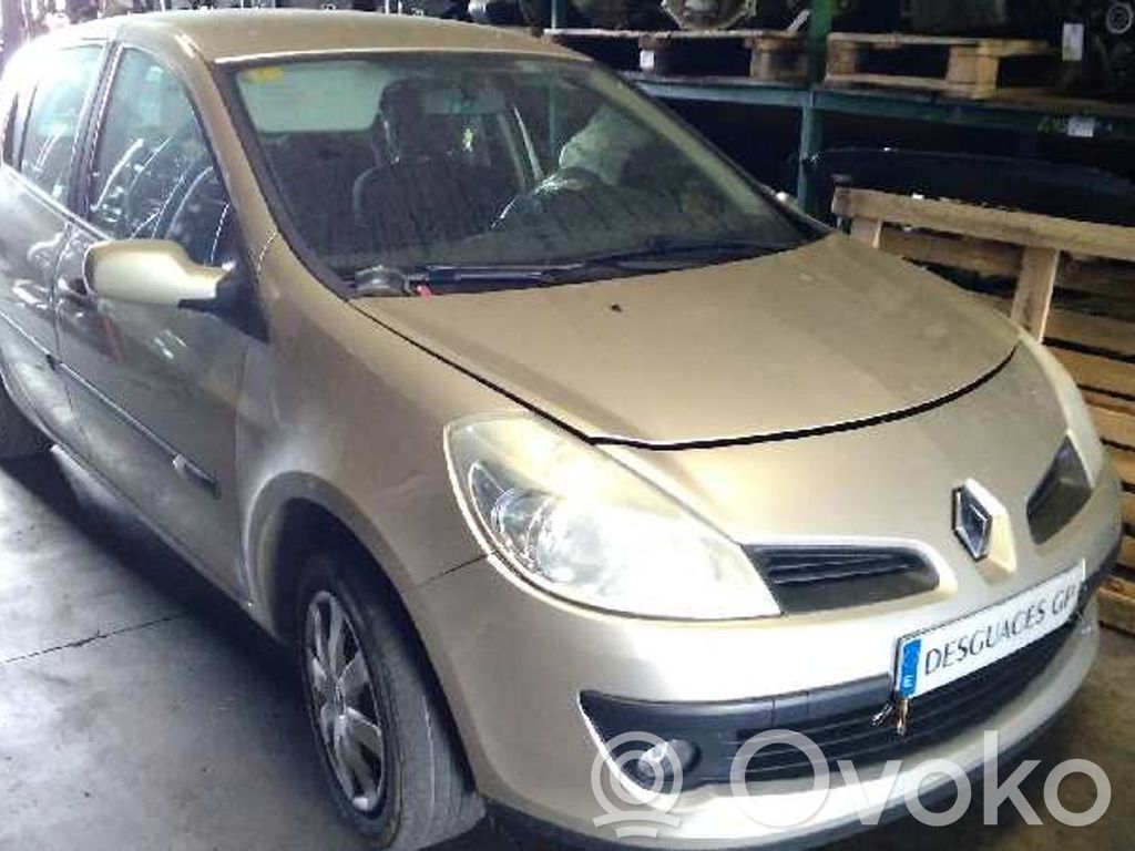 Clio III Clio  8200504593