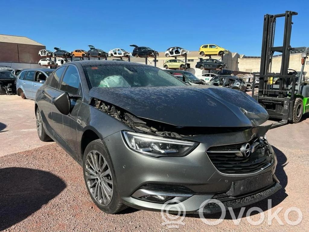Insignia A Insignia  84208091