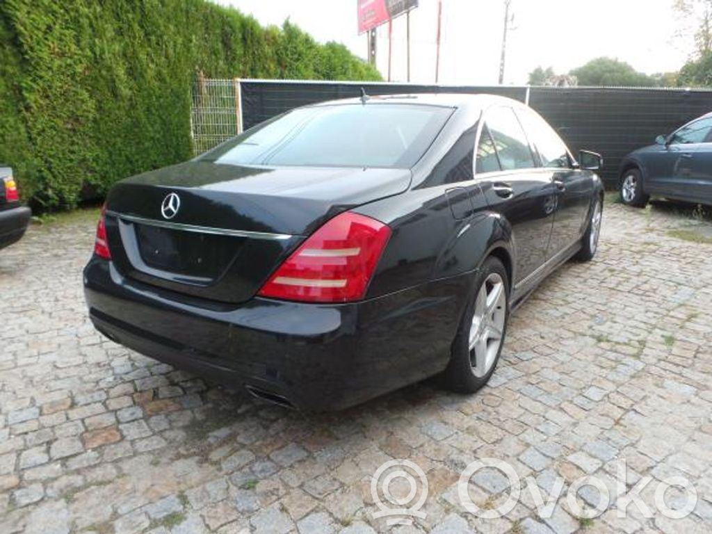 S W221 S-class, AMG (W126, W140, W220, W221, W222)