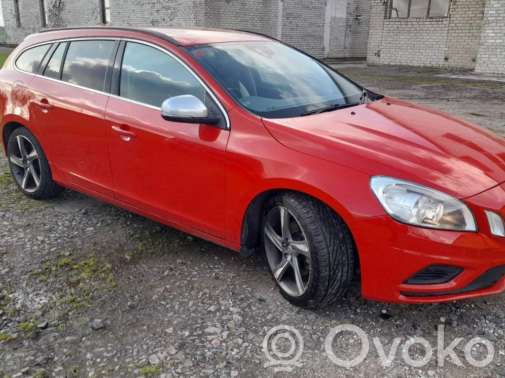 V60 V60, V60 Cross Country  31303238