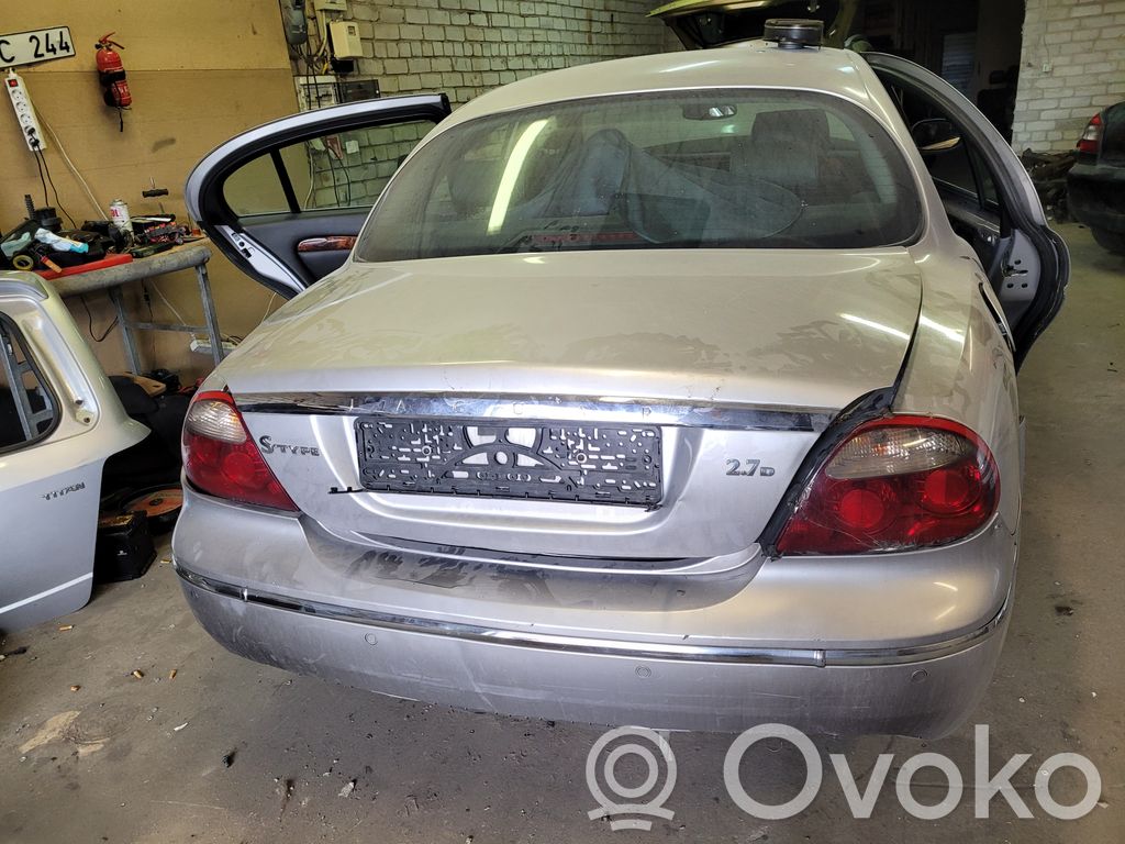 S-Type S-Type  6R8Q12A650EE