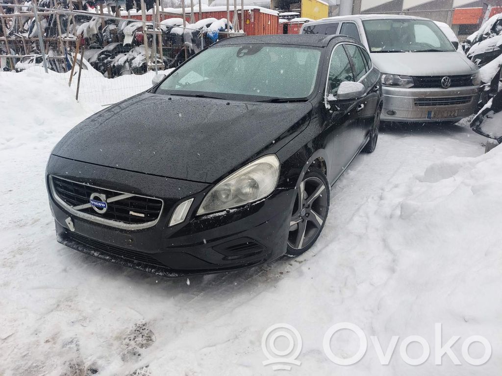 V60 V60, V60 Cross Country  9123656