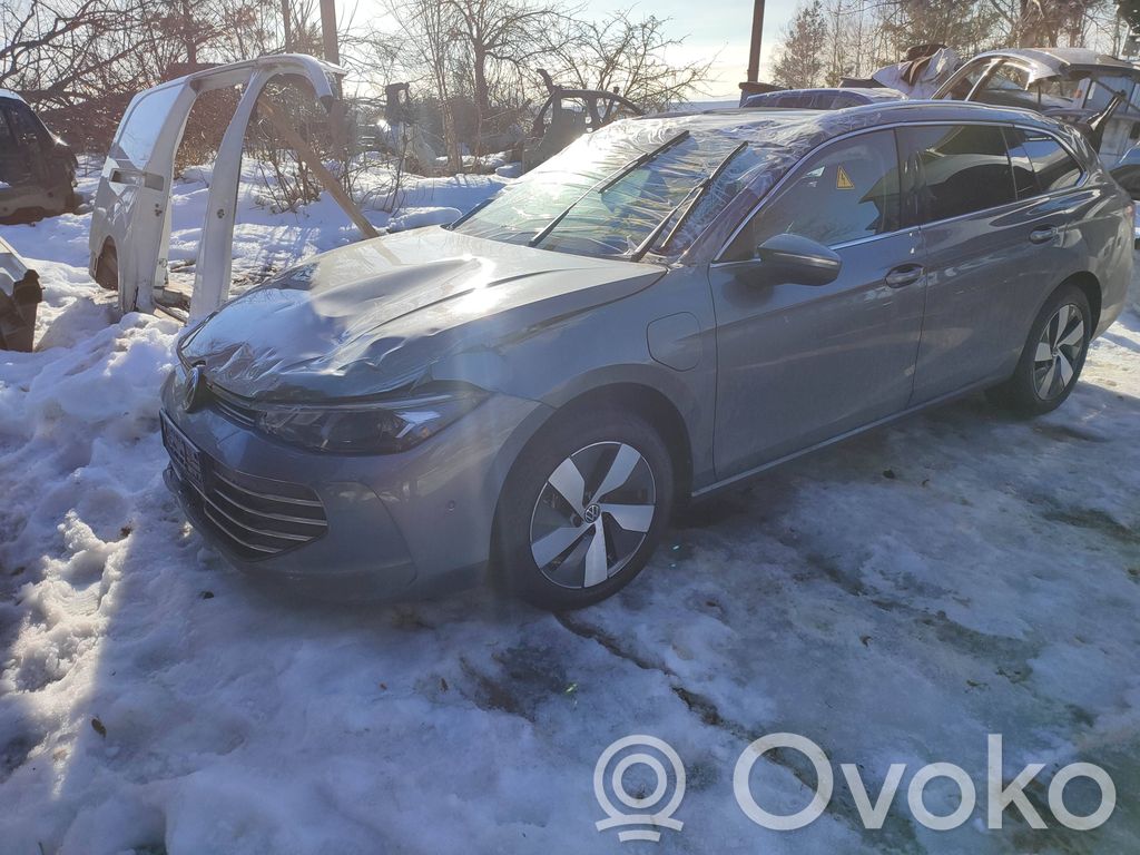 PASSAT B9 Passat  5QS907530B