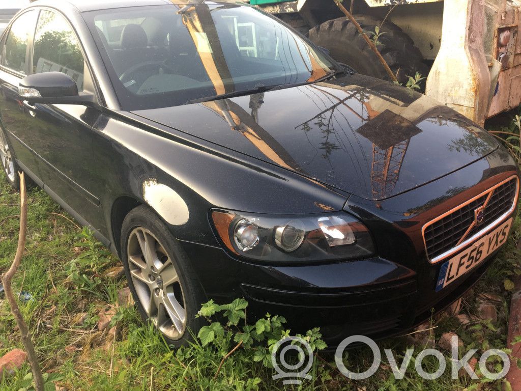 S40 S40, V40  E11025891