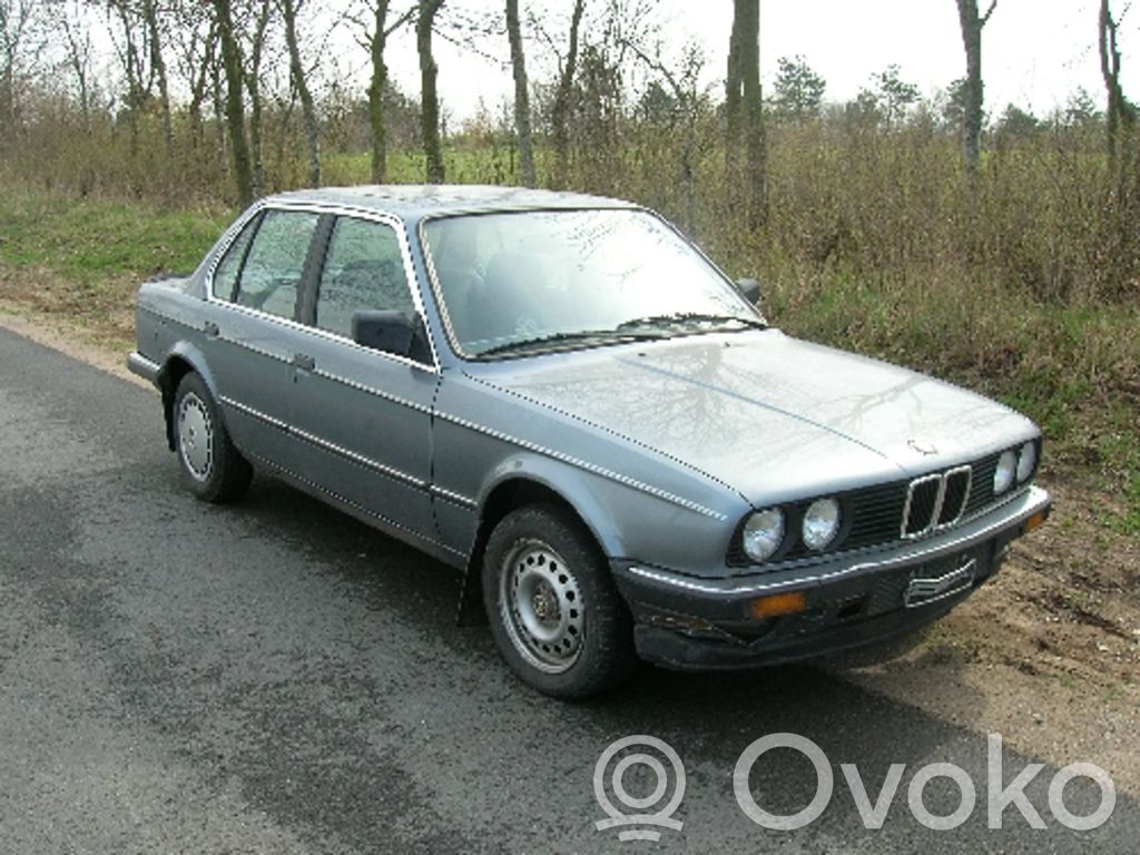 3 E30 Series 3  63121368858