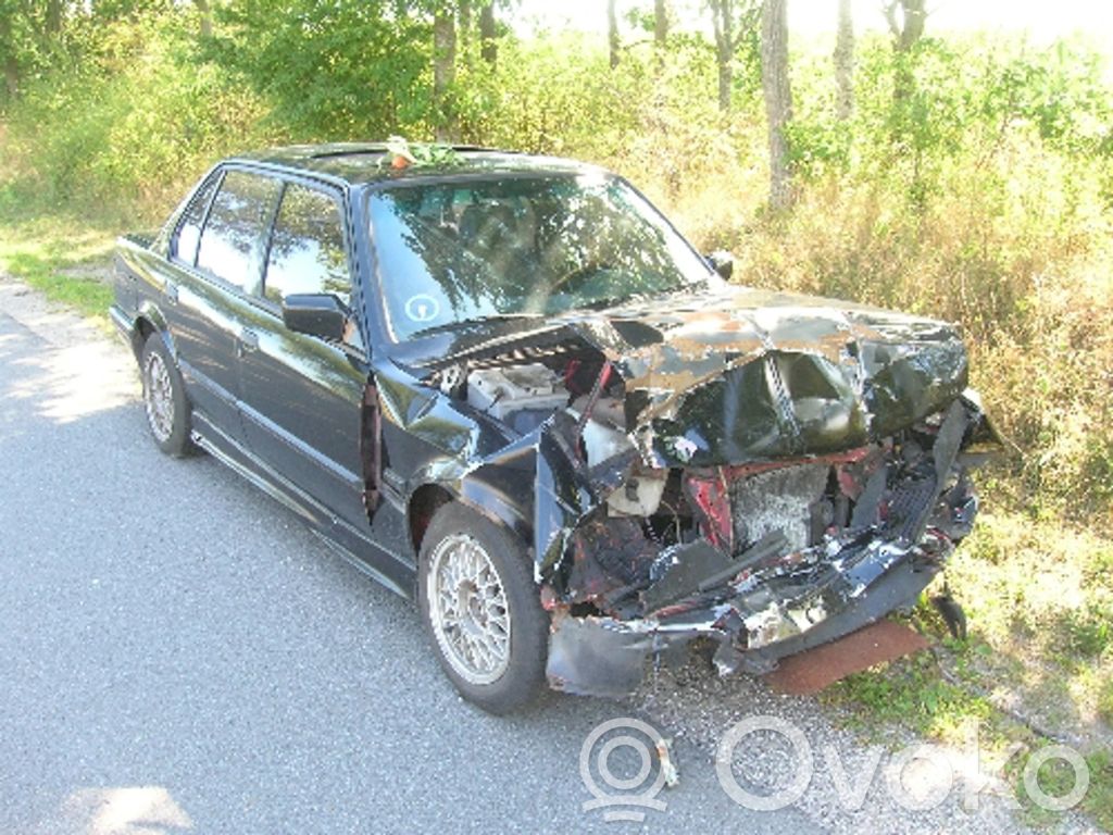 3 E30 Series 3  61311377976