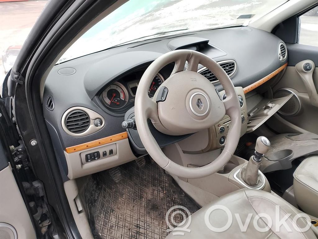 Clio III Clio  8200357928A