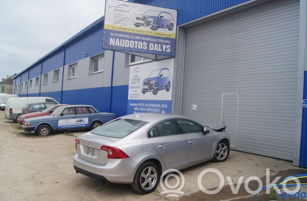 S60 S60  31343043
