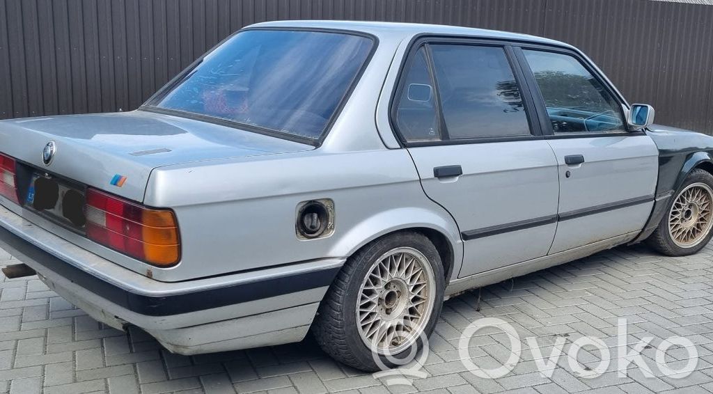 3 E30 Series 3  1385280