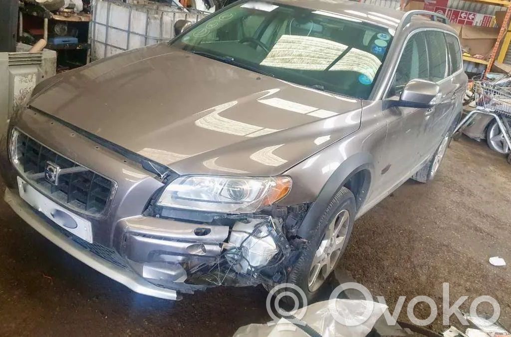 XC70 XC70  8635771