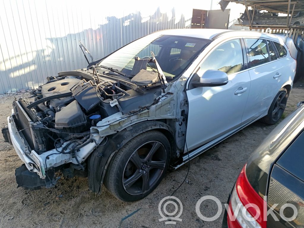V60 V60, V60 Cross Country  31323841
