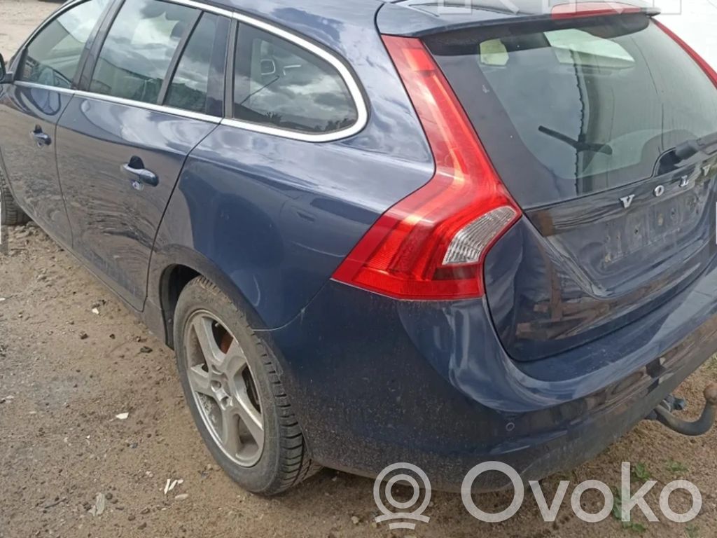 V60 V60, V60 Cross Country  31372489