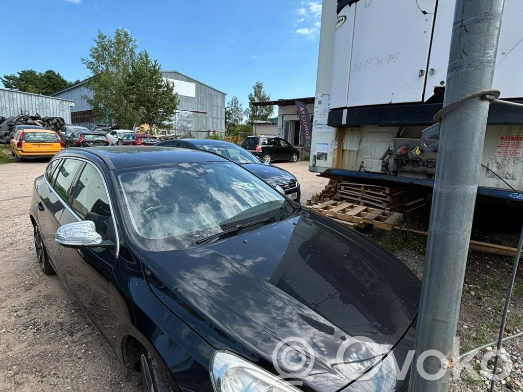 V60 V60, V60 Cross Country  9873005