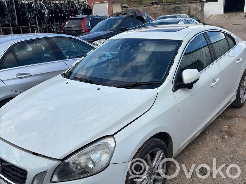 S60 S60  30795028